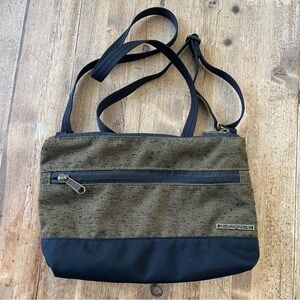 Dakine Jacky Olive and Black crossbody Bag